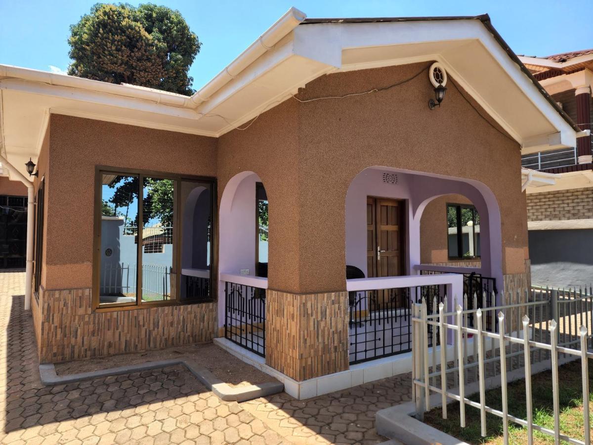 Abby's Homestay Moshi Luaran gambar